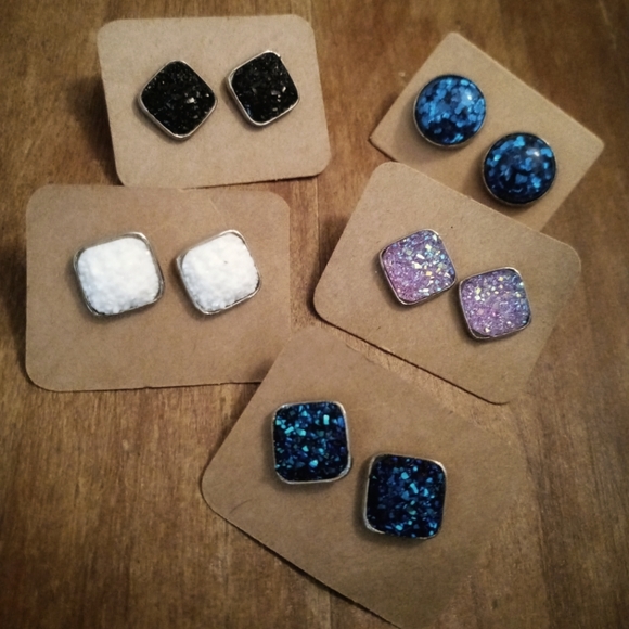 Earrings - Picture 1 of 1